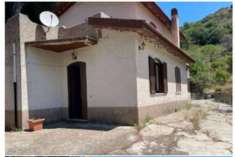 Foto Immobile in asta di 136 m in vendita a Novara di Sicilia