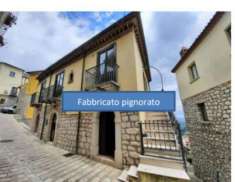 Foto Immobile in asta di 143 m con 3 locali e box auto in vendita a Campoli del Monte Taburno