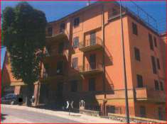 Foto Immobile in asta di 143 m con 4 locali e box auto in vendita a Spoleto