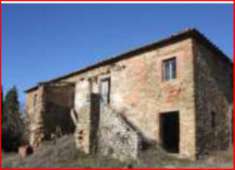 Foto Immobile in asta di 1458 m con 4 locali in vendita a Civitella in Val di Chiana