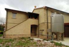 Foto Immobile in asta di 1462 m con pi di 5 locali in vendita a Mombaroccio