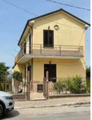 Foto Immobile in asta di 157 m, box auto in vendita a Bonito