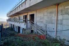 Foto Immobile in asta di 1579 m con pi di 5 locali in vendita a Sacrofano