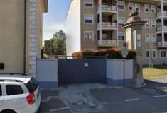 Foto Immobile in asta di 16 m con 1 locale e box auto in vendita a Milano