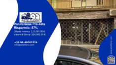 Foto Immobile in asta di 163 m in vendita a Caserta