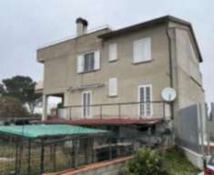 Foto Immobile in asta di 165 m con 2 locali in vendita a Bastia Umbra