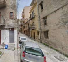 Foto Immobile in asta di 166 m con 5 locali e box auto doppio in vendita a Carini