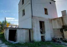 Foto Immobile in asta di 176 m in vendita a Pozzuoli