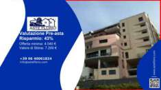 Foto Immobile in asta di 18 m con pi� di 5 locali in vendita a Macerata