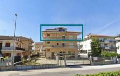 Foto Immobile in asta di 183 m, box auto in vendita a Ponzano di Fermo