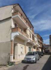 Foto Immobile in asta di 184 m in vendita a Cutro
