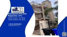 Foto Immobile in asta di 192 m, box auto in vendita a Lecce