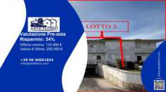 Foto Immobile in asta di 193 m, box auto in vendita a Giugliano in Campania