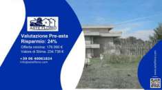 Foto Immobile in asta di 194 m con 3 locali e box auto in vendita a Colle di Val d'Elsa
