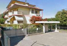 Foto Immobile in asta di 199 m in vendita a Romano di Lombardia