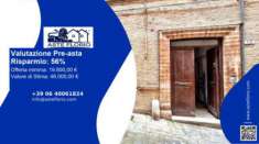 Foto Immobile in asta di 20 m con pi� di 5 locali in vendita a Macerata