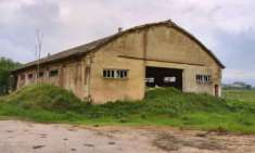 Foto Immobile in asta di 2015 m con pi di 5 locali in vendita a Corfinio