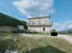 Foto Immobile in asta di 216 m, box auto in vendita a Oliveto Citra