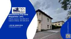 Foto Immobile in asta di 222 m, box auto in vendita a Garda