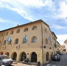 Foto Immobile in asta di 224 m in vendita a Foligno