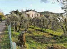 Foto Immobile in asta di 225 m in vendita a Civitella in Val di Chiana