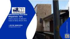 Foto Immobile in asta di 233 m con pi di 5 locali in vendita a Valle di Maddaloni