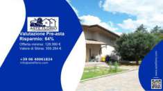 Foto Immobile in asta di 243 m, box auto in vendita a Predappio