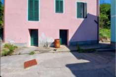 Foto Immobile in asta di 253 m in vendita a Vado Ligure