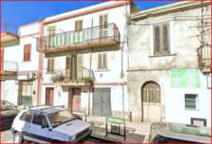 Foto Immobile in asta di 27 m con pi� di 5 locali in vendita a Messina