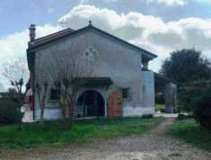 Foto Immobile in asta di 295 m in vendita a Roncade