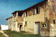 Foto Immobile in asta di 310 m con pi di 5 locali in vendita a Montefalco