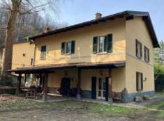 Foto Immobile in asta di 365 m con 4 locali in vendita a Carate Brianza