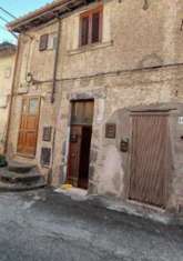 Foto Immobile in asta di 39 m in vendita a Latera