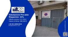Foto Immobile in asta di 393 m con pi di 5 locali in vendita a Napoli