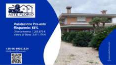 Foto Immobile in asta di 395 m con pi di 5 locali in vendita a Sabaudia