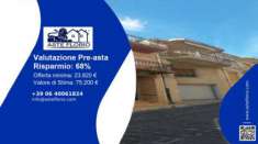 Foto Immobile in asta di 40 m con pi di 5 locali in vendita a Rosolini