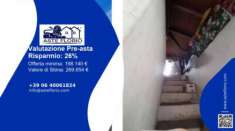 Foto Immobile in asta di 410 m, box auto in vendita a Tavoleto