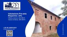 Foto Immobile in asta di 424 m con pi di 5 locali in vendita a Sinalunga