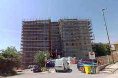 Foto Immobile in asta di 50 m con pi� di 5 locali in vendita a Loreto