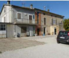 Foto Immobile in asta di 519 m con pi di 5 locali in vendita a Macerata