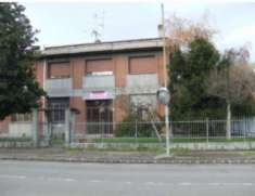 Foto Immobile in asta di 545 m in vendita a Modena