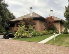 Foto Immobile in asta di 578 m, box auto in vendita a San Giorgio della Richinvelda