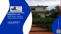 Foto Immobile in asta di 584 m con pi di 5 locali e box auto in vendita a Montegranaro