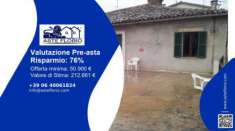 Foto Immobile in asta di 587 m con pi di 5 locali e box auto in vendita a Spoleto