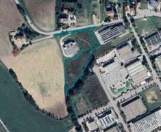 Foto Immobile in asta di 5942 m in vendita a Monte Urano