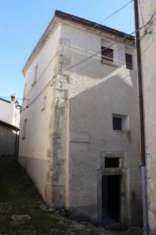 Foto Immobile in asta di 63 m con pi di 5 locali in vendita a Ocre