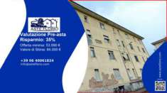 Foto Immobile in asta di 65 m, box auto in vendita a Como