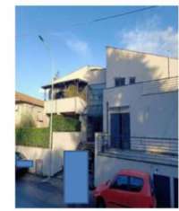 Foto Immobile in asta di 65 m con 4 locali e box auto in vendita a Caprarola