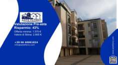 Foto Immobile in asta di 7 m con pi� di 5 locali in vendita a Macerata