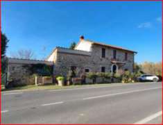 Foto Immobile in asta di 721 m in vendita a Perugia